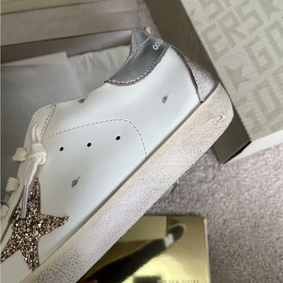 Golden Goose Women's Cream Sneakers with Gold Star - Picture 9 of 9